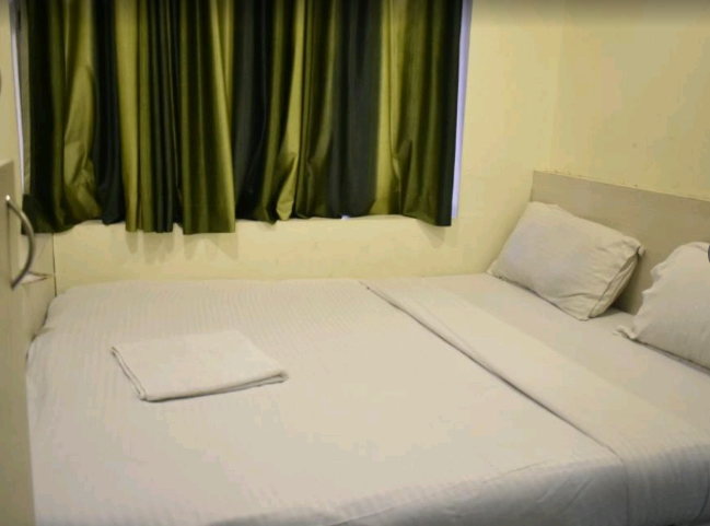 Hotel Arma Court  D Block BKC, Bairam Naupada, Bandra East | STANDARD ROOM